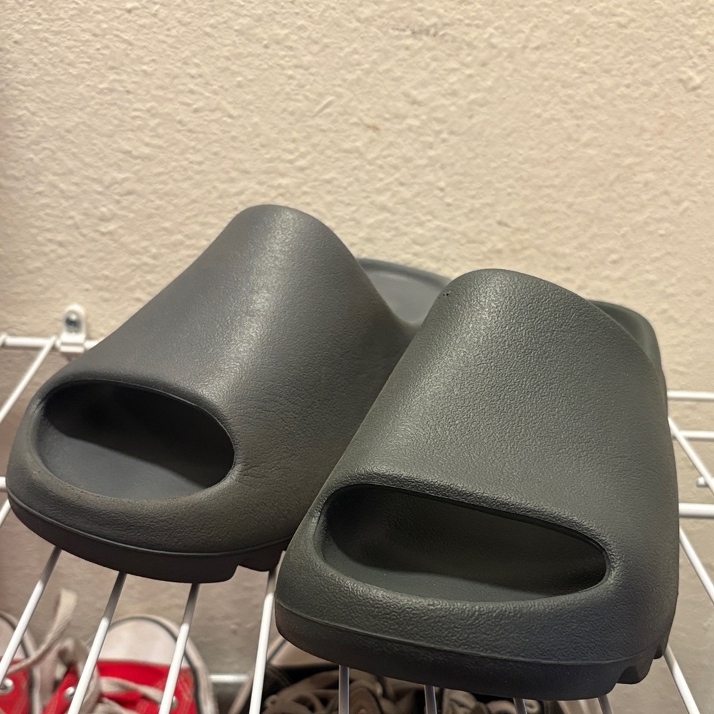 Yeezy Gray Slide Sandals
